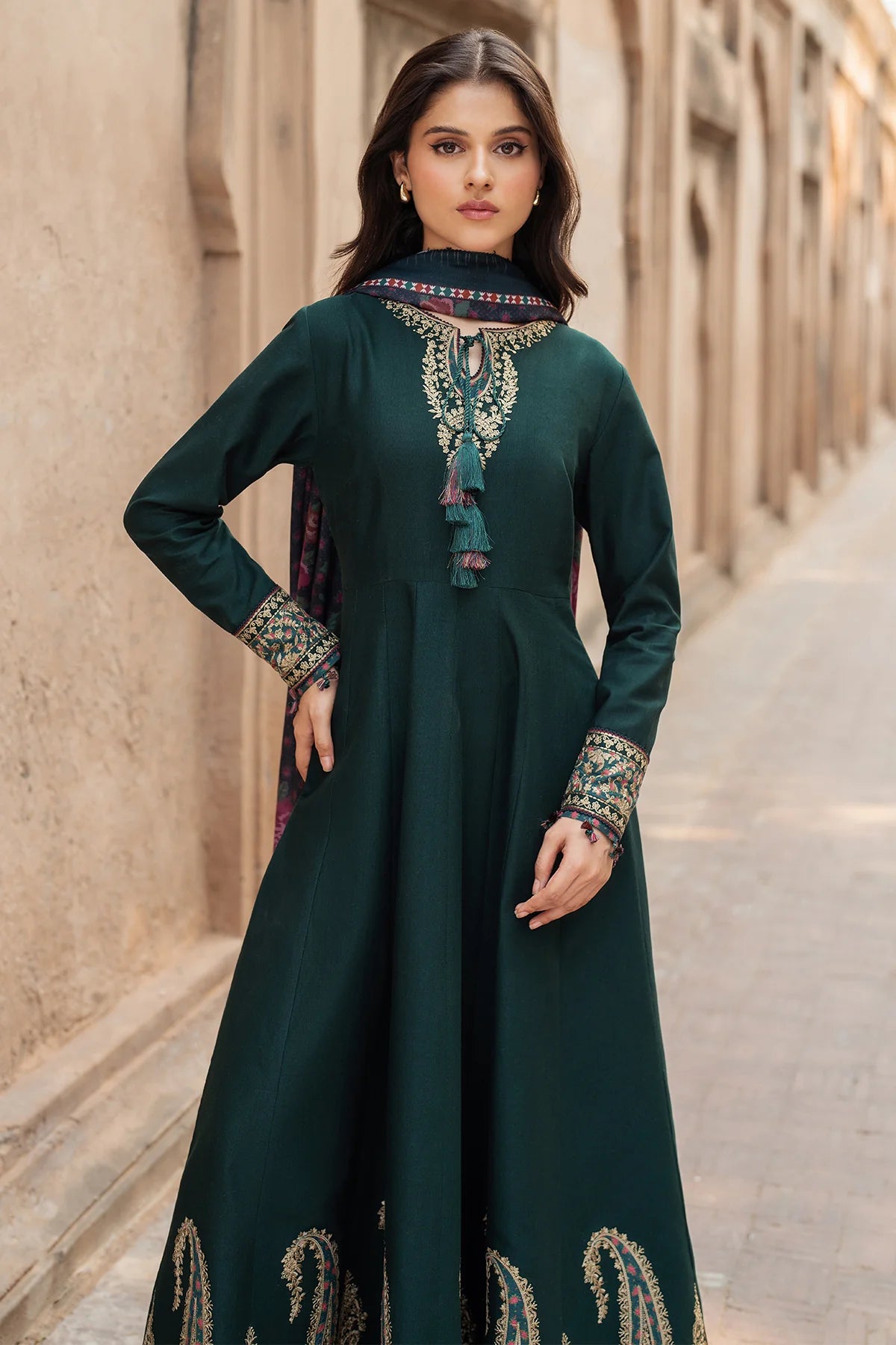 EMBROIDERED SLUB KHADDAR DW'24 D7